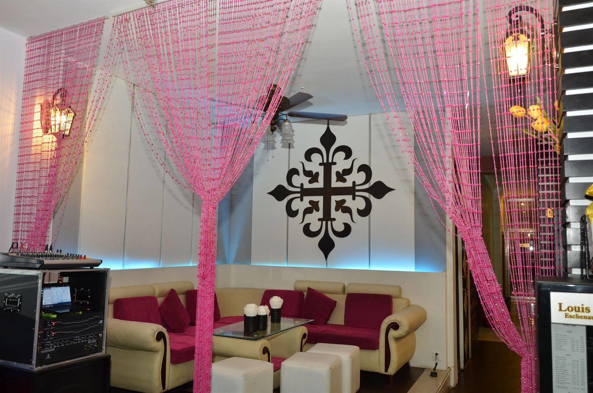 Number 9 Hotel بنوم بنه المظهر الخارجي الصورة